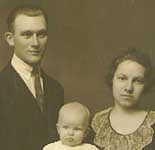 Al and Johanna (Wollenschlager) Droste and baby Florence
