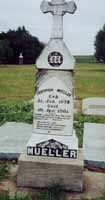 Fred and Carolina Mueller's Gravestone